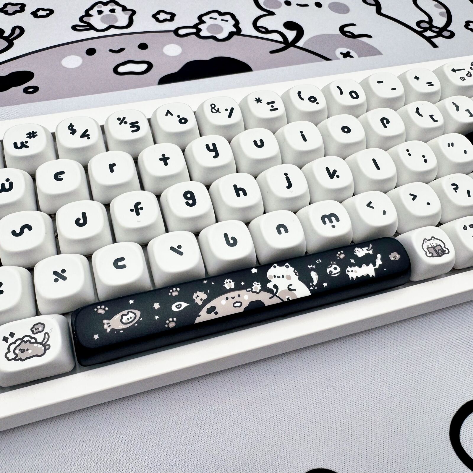 Happy Kitten Keycap Set